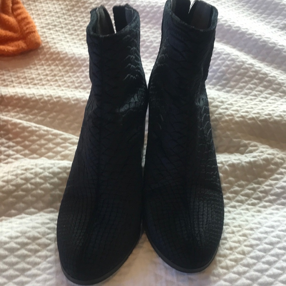 Born in California crushed velvet booties size 7.5